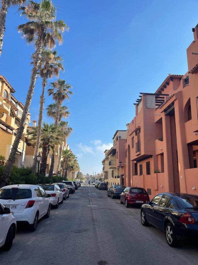 Three Bedroom Apartment With Pool In Torrevieja Exterior photo